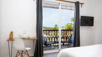 Double Room, 1 Queen Bed, Balcony, Sea View | Hypo-allergenic bedding, in-room safe, desk, laptop workspace