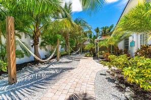 Villa, varias camas, vistas al complejo turístico (1128) | Jardines del alojamiento