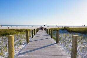 Beach nearby, water skiing, rowing, fishing
