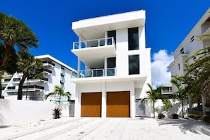 House, Multiple Beds, Beach View (Lookout) | Exterior