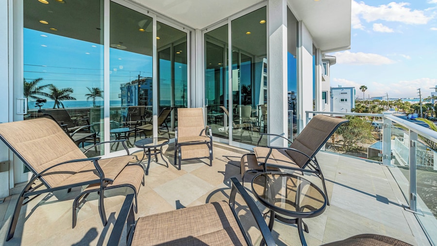 Lookout by Beachside Management
