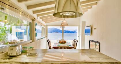 Villa Pieds dans l'eau mit privatem Sandstrand am Golf von Saint Tropez
