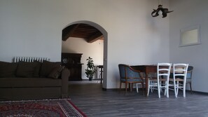 TV - Country house restored preserving the Tuscan features (Le Molina)