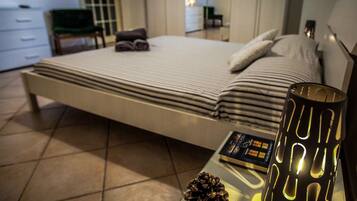 3 bedrooms, iron/ironing board, travel crib, free WiFi