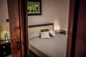 3 chambres, fer et planche à repasser, lit parapluie, Wi-Fi gratuit