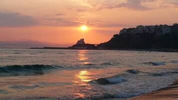 In StrandnĂ€he, LiegestĂŒhle