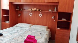 2 Schlafzimmer, Bügeleisen/Bügelbrett, Reisekinderbett, kostenloses WLAN