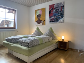 2 bedrooms, desk, free WiFi, bed sheets