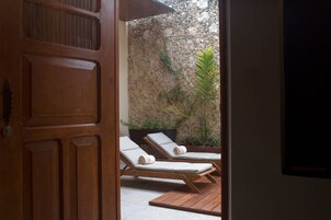 Junior Room, 1 Queen Bed | Terrace/patio