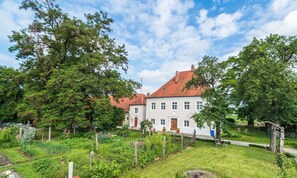 Exterior - 3 Stars Holiday House - Historic ambience of the 18th century. Century (Niederleierndorf)