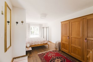1 chambre, fer et planche à repasser, Wi-Fi gratuit, draps fournis