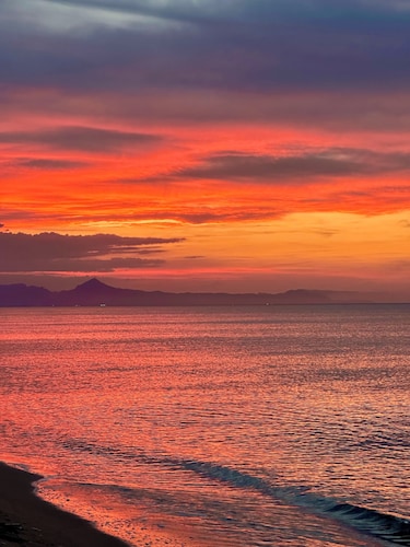 Beautiful townhouse, air conditioning, WiFi, large pool, close to the beach