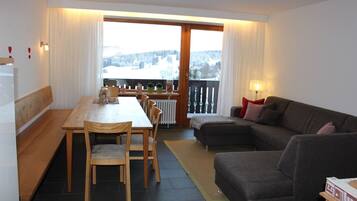 TV, table tennis, books, stereo