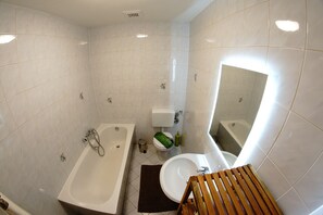 أحواض استحمام، مجففات شعر