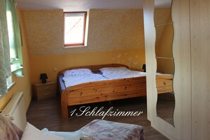 2 Schlafzimmer, Reisekinderbett, kostenloses WLAN, Bettwäsche