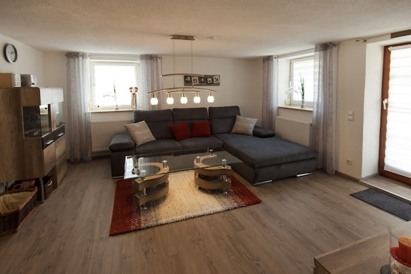 TV, DVD player, books, stereo