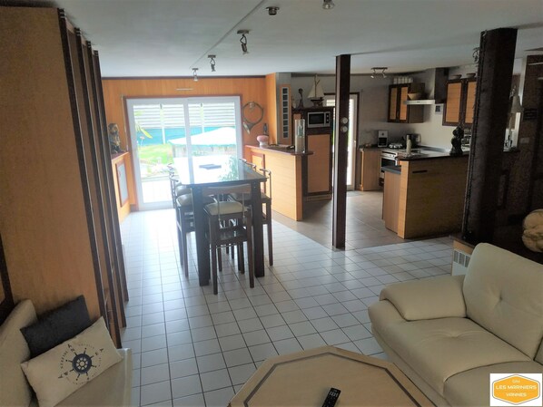 TV, DVD player, books, music library