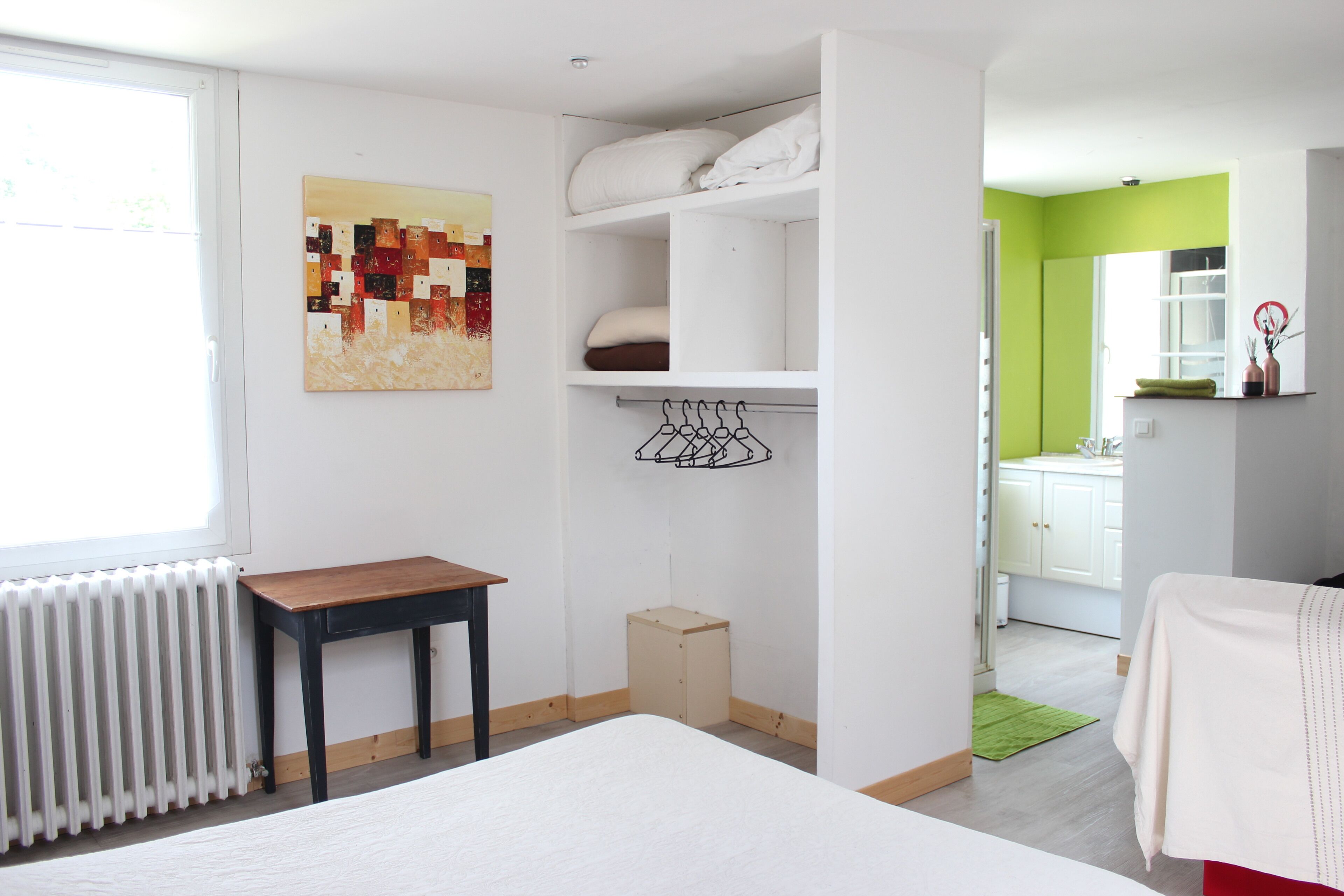 1 chambre, matelas mémoire de forme, fer et planche à repasser, Wi-Fi
