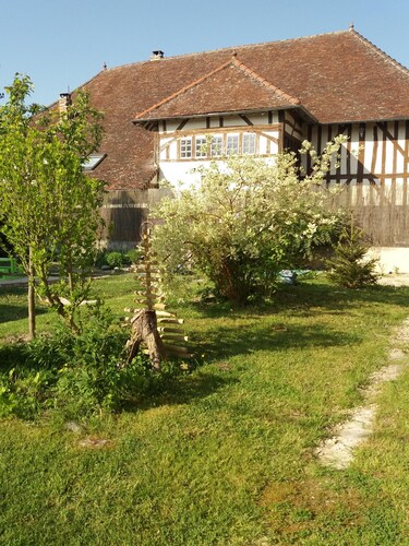 Bright room with private bathroom / Bright room with private bathroom