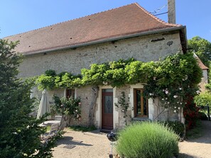 Exterior - Pretty charming house, quiet, in the countryside... but 5 minutes from Vichy (Saint-Étienne-De-Vicq)