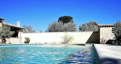 Weekly rental of tourist accommodation ***, air conditioning, swimming pool, private parking