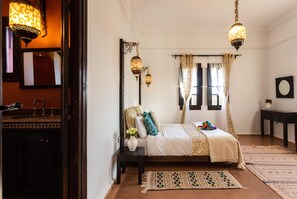 15 bedrooms, in-room safe, desk, iron/ironing board