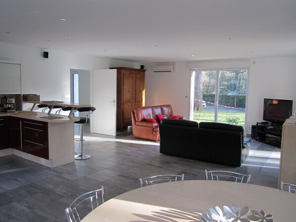 Älytelevisio, DVD-soitin, stereot