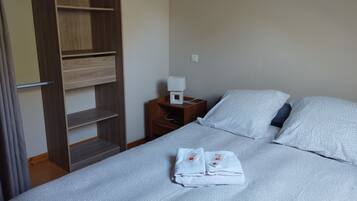 3 bedrooms, iron/ironing board, WiFi