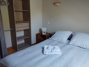 3 Schlafzimmer, Bügeleisen/Bügelbrett, WLAN