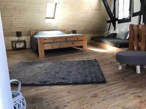 2 chambres, fer et planche à repasser, accès Internet, draps fournis