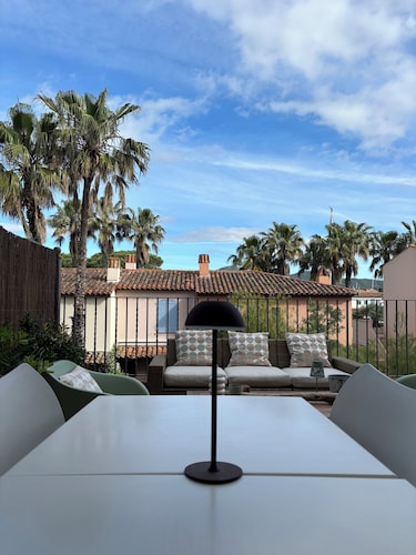 Appartement 2 Chambres avec piscine et parking en sous sol