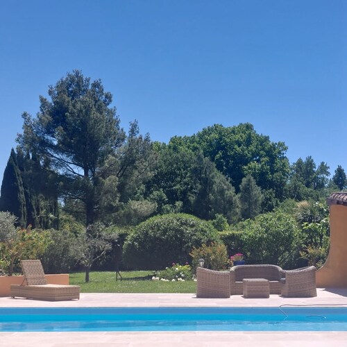 SUPERB VILLA CONTEMPORAINE 8/10 pers Gd Piscine chauf