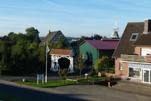 Exterior - Vacation apartment Faby in Hollern-Twielenfleth directly on the dike in the Altes Land (Hollern-Twielenfleth)