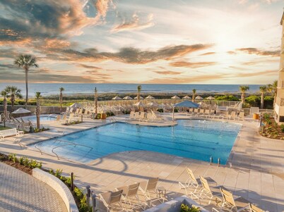 Villamare 3328, New pools, Ocean views, WiFi, Beachfront, beautifully remodeled.