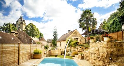 Typical stone house. Heated swimming pool, garden , stunning view