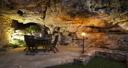 Typical stone house. Heated swimming pool, garden , stunning view