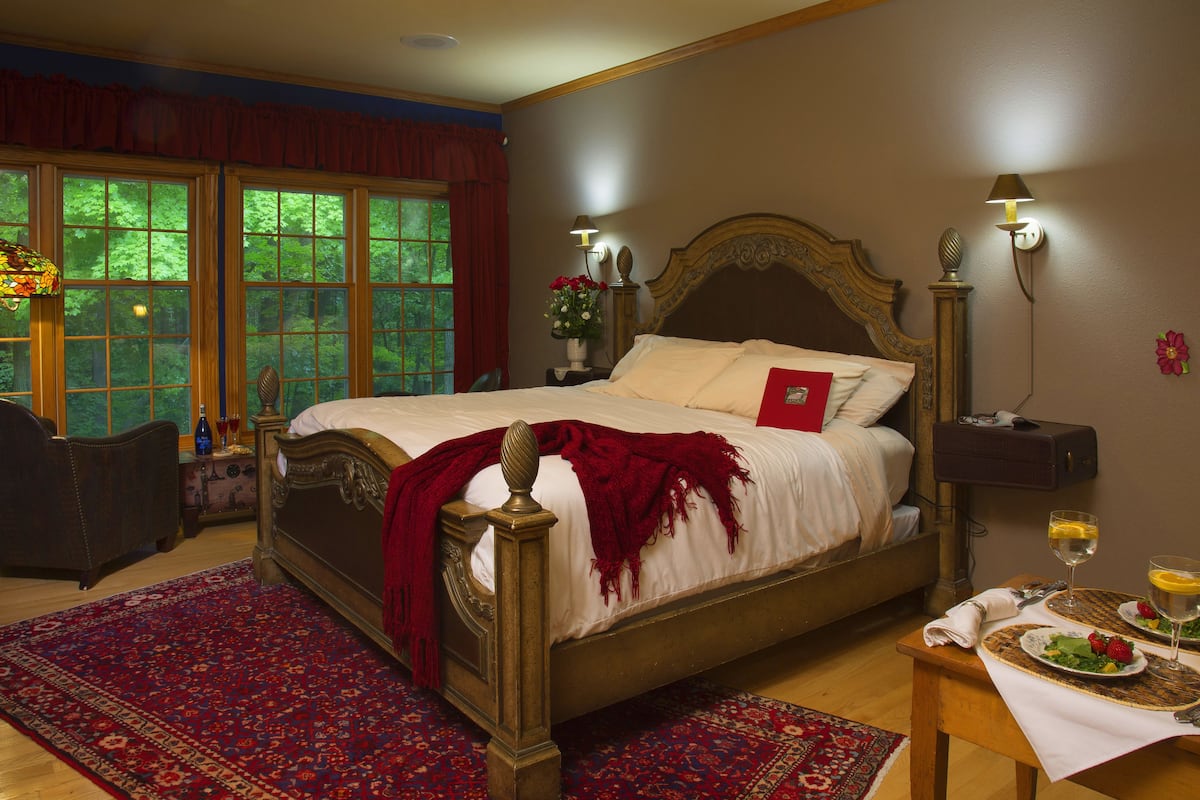 Suite, Private Bathroom (Kettle Moraine Suite)