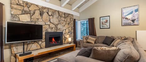 Smart TV, fireplace