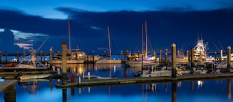 Luxury Condominium Next Door to the Ritz Carlton