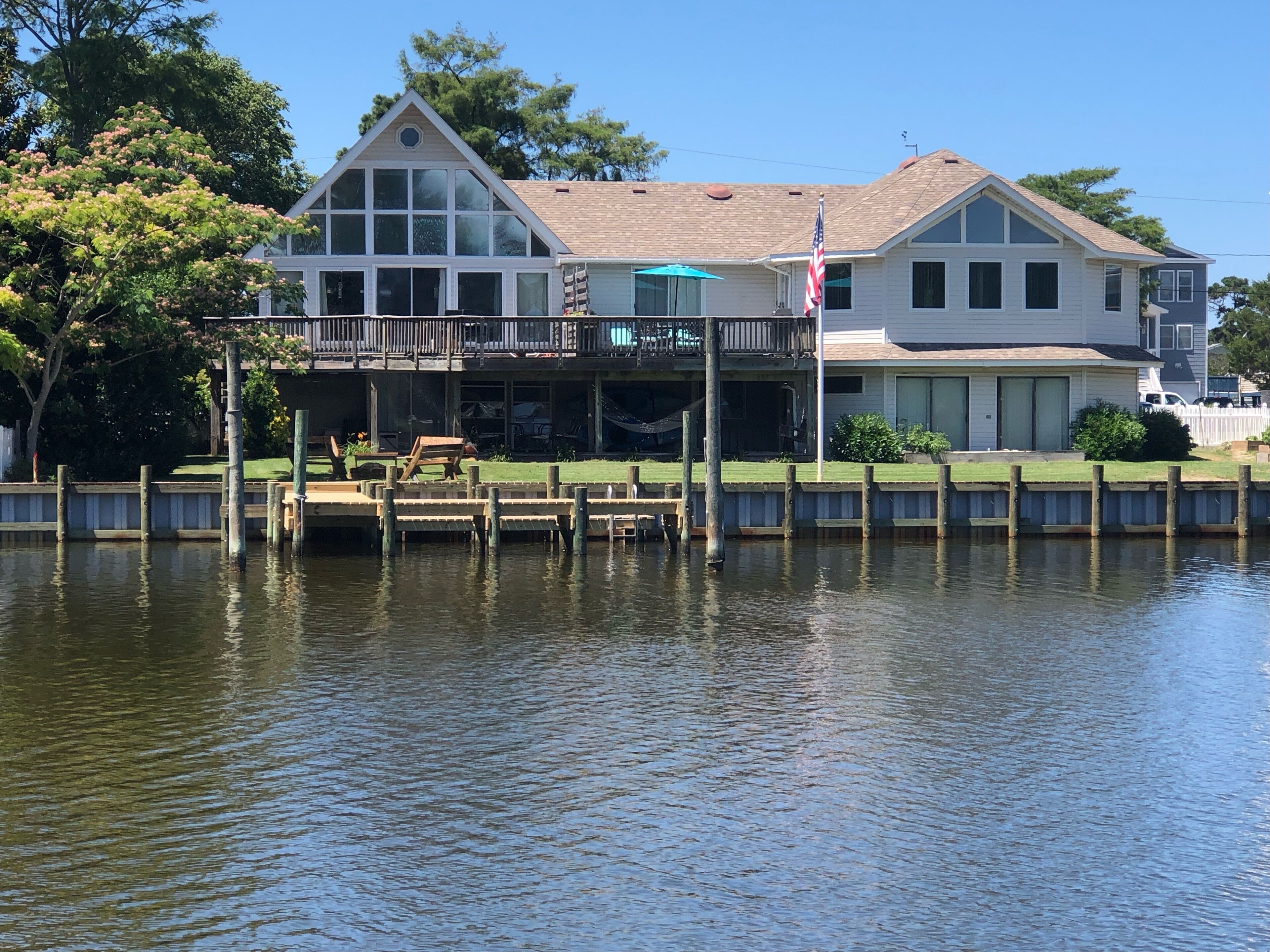 SWEET WATER SUITE!  Couples / Single Adventurers / Pet Friendly