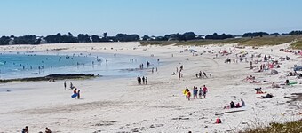 Petit coin de paradis Ă  2 pas de la mer. Jardin clos. Wifi