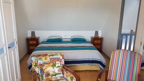 2 bedrooms, desk, iron/ironing board, free WiFi