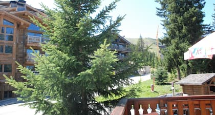 COURCHEVEL 1850, 4-room apartment for 7 people 150 m from the slopes