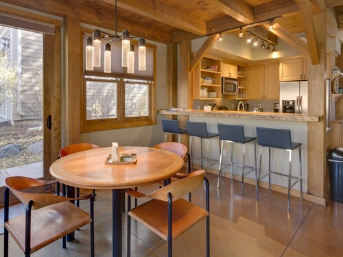 Downtown Durango-New Custom Timber Frame-the Carriage House