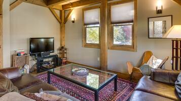 Smart TV, books, stereo