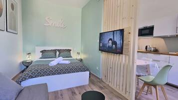 1 bedroom, desk, iron/ironing board, WiFi