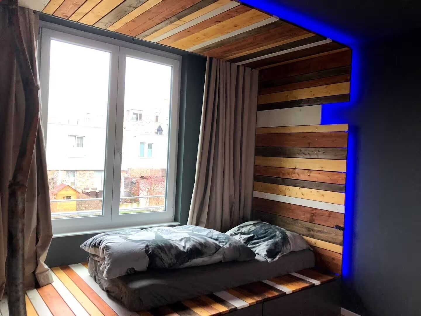 3 bedrooms, iron/ironing board, travel crib, free WiFi