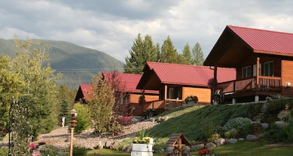 #1 - SUN ROAD CABIN - BEAUTIFUL PRIVATE SETTING, 6 MILES TO GLACIER PARK