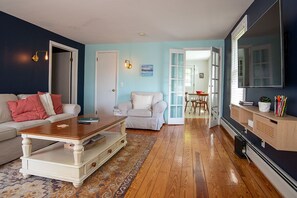 Smart TV, fireplace, offices