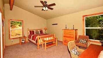 2 bedrooms, desk, free WiFi, bed sheets